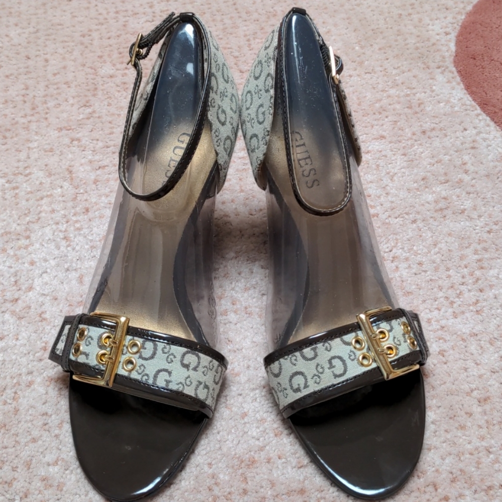 GUESS Women's Clear & Gray Logo Buckle Sandals - Gray